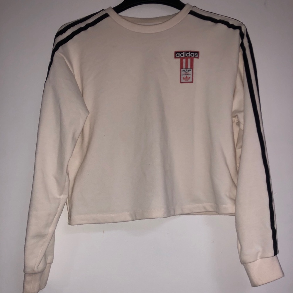 Super cute cream long sleeve top